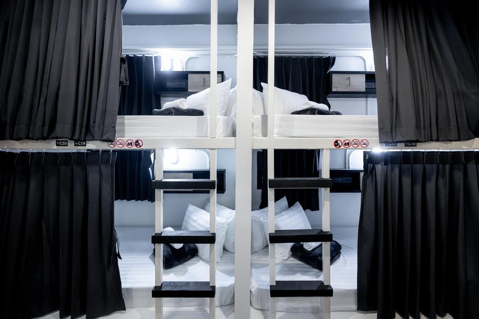 Vibes Hostel Bangkok Dış mekan fotoğraf