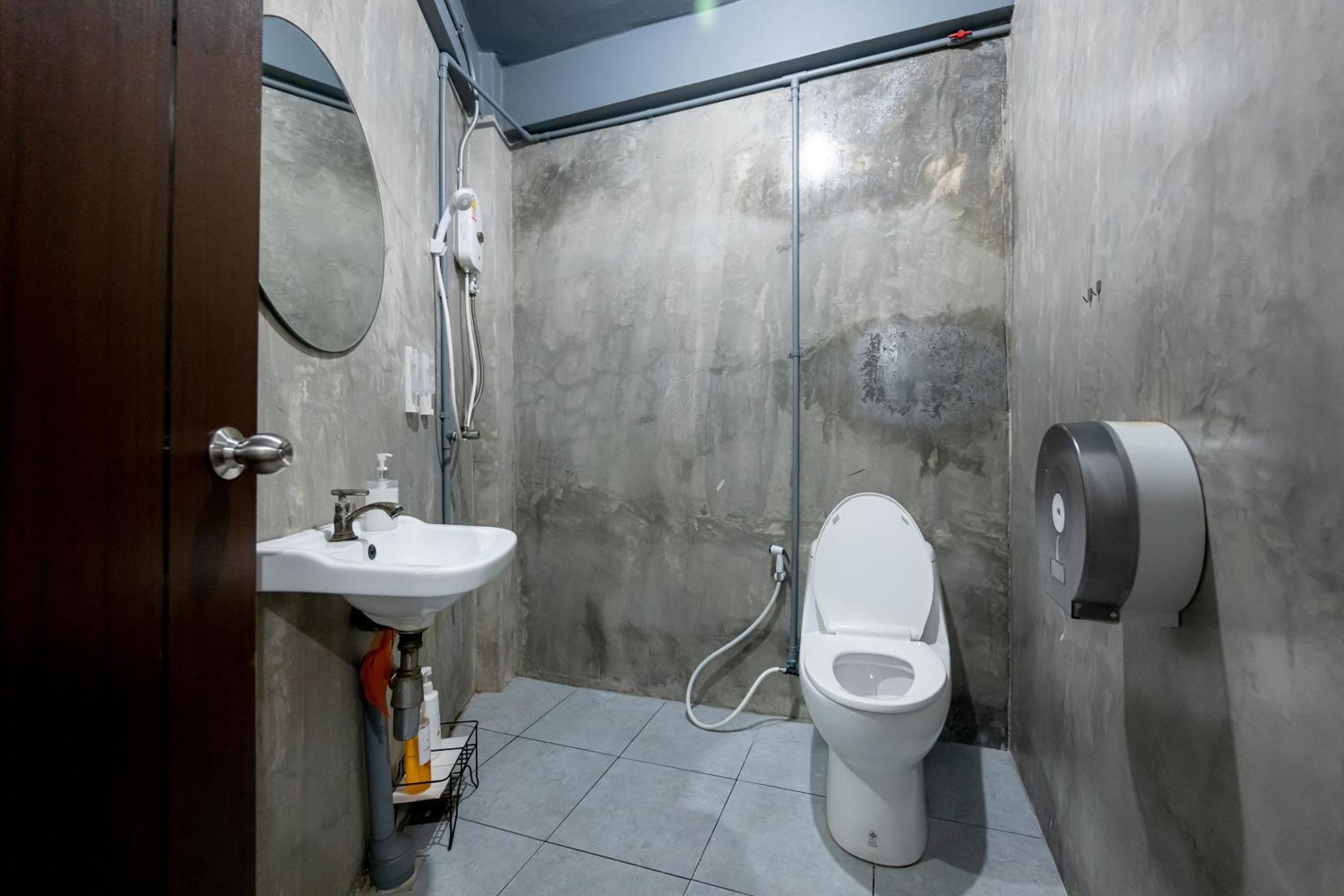 Vibes Hostel Bangkok Dış mekan fotoğraf