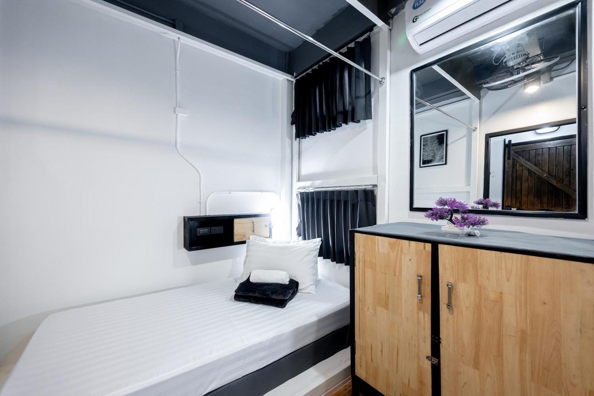 Vibes Hostel Bangkok Dış mekan fotoğraf
