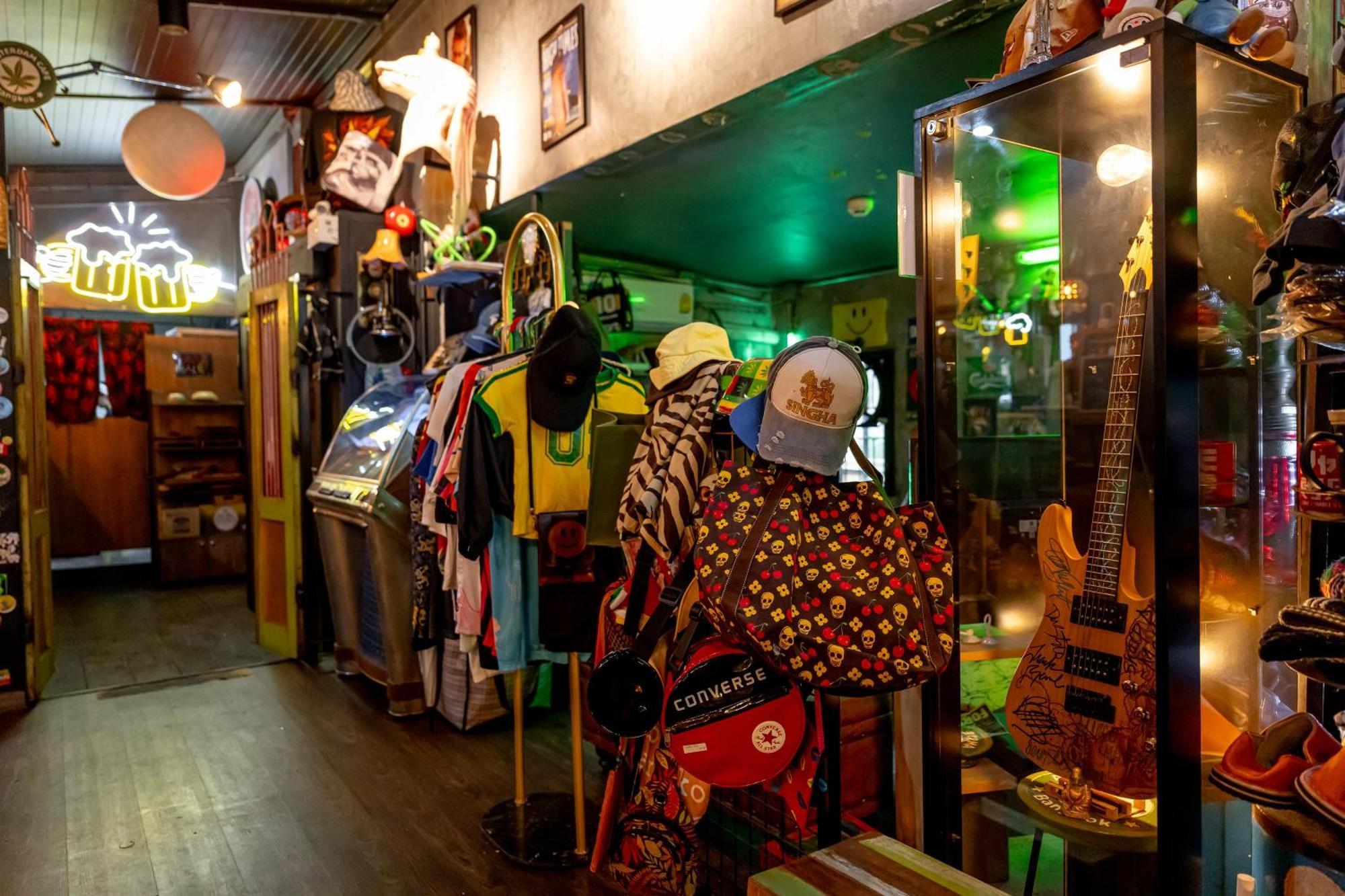 Vibes Hostel Bangkok Dış mekan fotoğraf